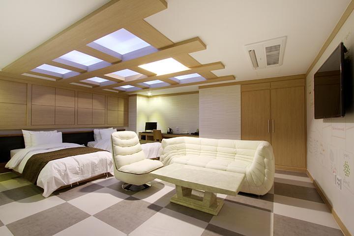 Suwon Orsay Business Hotel Eksteriør billede