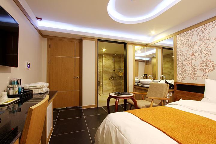 Suwon Orsay Business Hotel Eksteriør billede