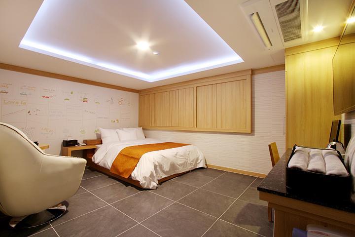 Suwon Orsay Business Hotel Eksteriør billede