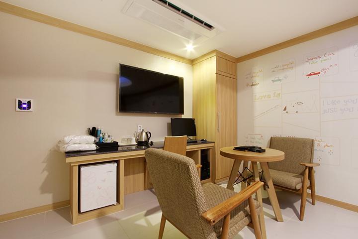 Suwon Orsay Business Hotel Eksteriør billede